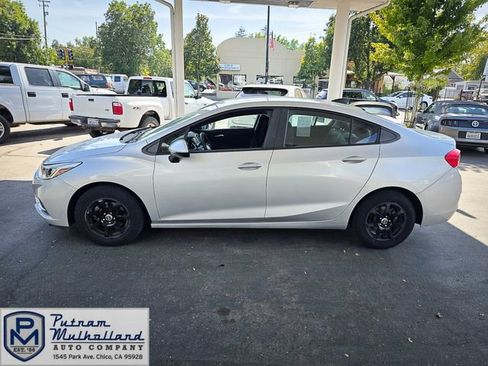 Used 2017 Chevrolet Cruze LS image 5
