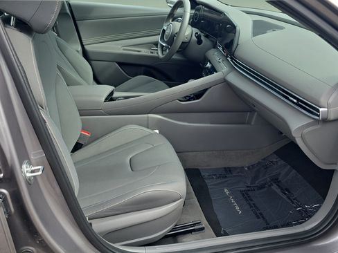 Used 2024 Hyundai Elantra SEL w/ Convenience Package FWD image 13