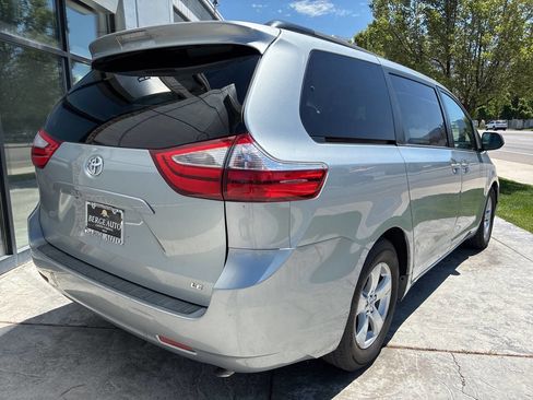 Used 2015 Toyota Sienna LE FWD image 5