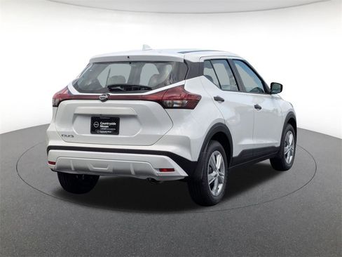 New 2025 Nissan Kicks Play S image 5