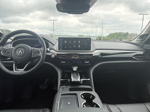 Certified 2025 Acura MDX FWD w/ Technology Package image 28