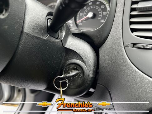 Used 2009 Kia Rio Sedan FWD image 12