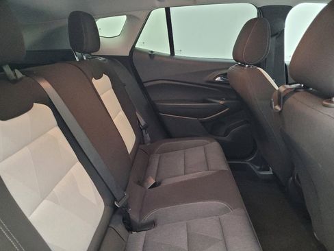 Used 2024 Chevrolet Trax LS w/ LS Convenience Package FWD image 19