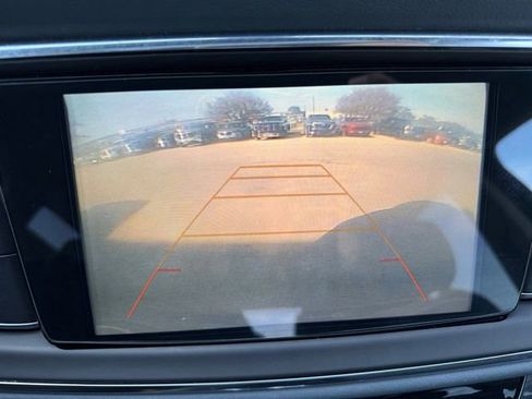 Used 2019 Buick Enclave Essence image 11