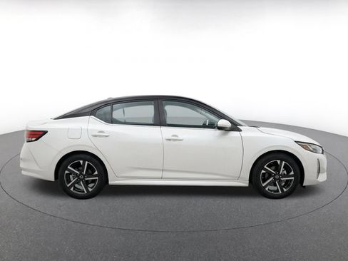 Used 2025 Nissan Sentra SV FWD image 11