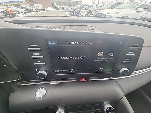 Certified 2023 Hyundai Elantra SEL image 17