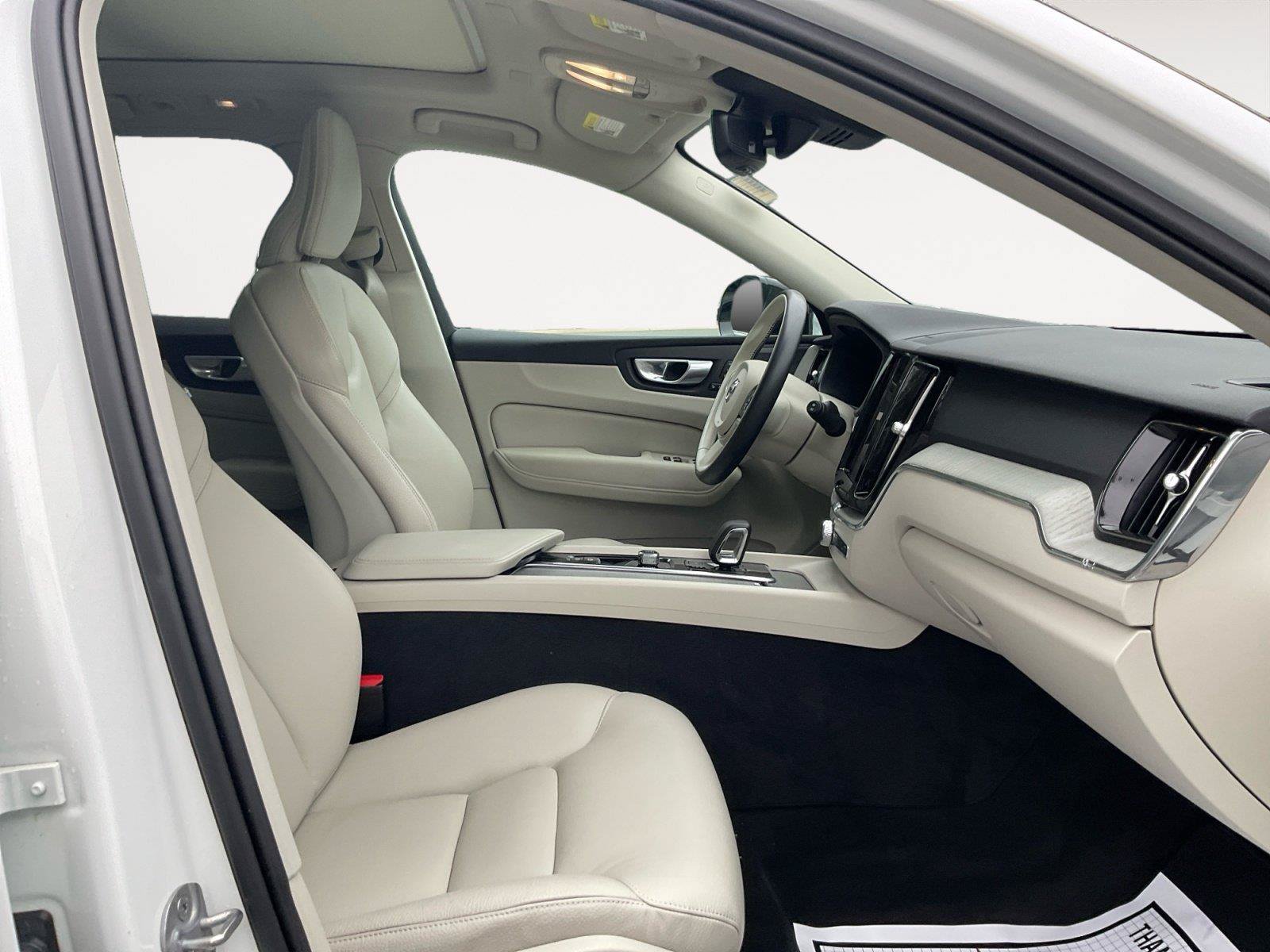 Certified 2024 Volvo XC60 B5 Plus w/ Climate Package AWD/4WD image 15