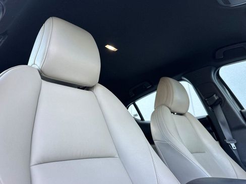 Used 2019 MAZDA MAZDA3 Hatchback w/ Preferred Package image 17