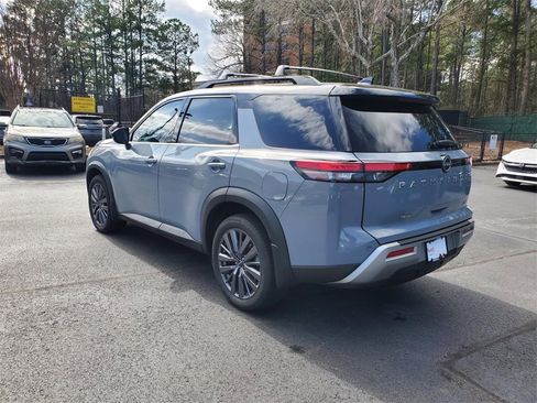 Used 2022 Nissan Pathfinder SL w/ SL Premium Package image 7