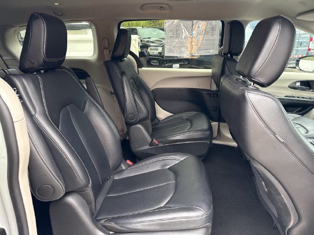Used 2024 Chrysler Pacifica Limited FWD image 10