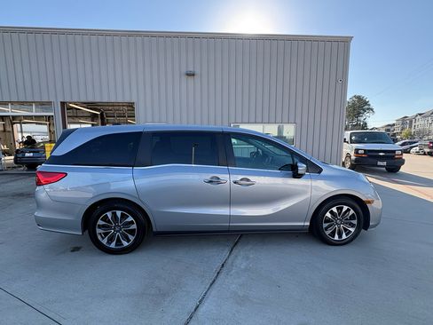 Certified 2023 Honda Odyssey EX-L image 5
