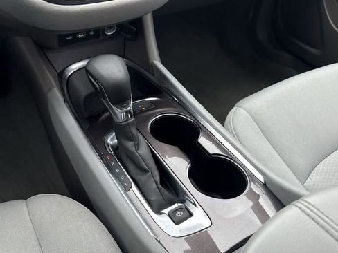 Used 2024 Chevrolet Malibu LT image 17