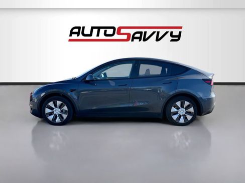 Used 2023 Tesla Model Y 2WD image 4
