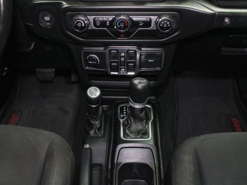Used 2018 Jeep Wrangler Unlimited Sport S AWD/4WD image 17