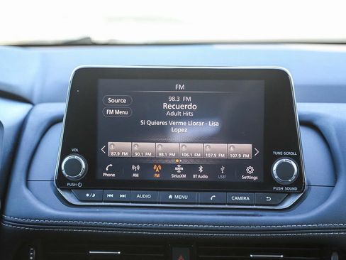 Used 2021 Nissan Rogue SV image 17