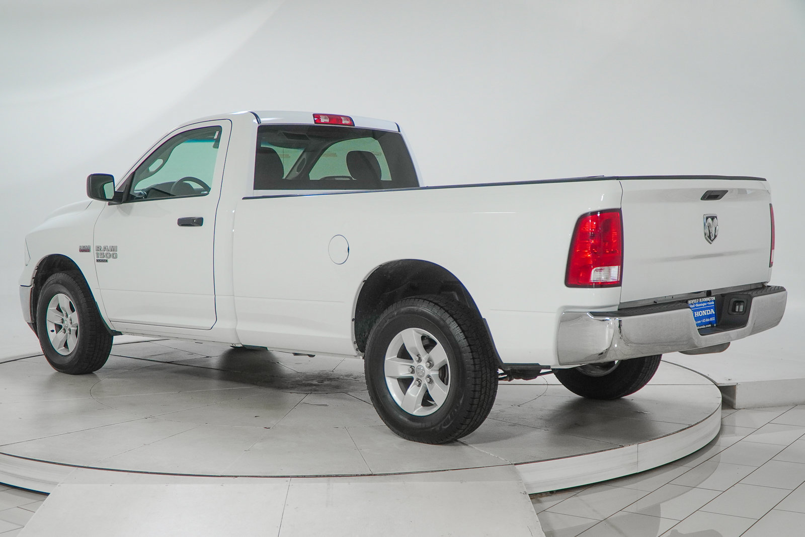 Used 2022 RAM 1500 Classic SLT AWD/4WD image 6