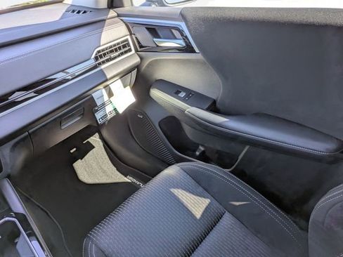 New 2025 Mitsubishi Outlander ES image 16