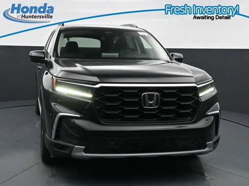 Used 2023 Honda Pilot Elite image 3