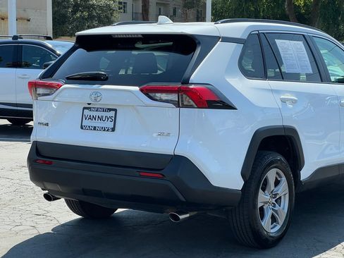 Used 2025 Toyota RAV4 XLE FWD image 8
