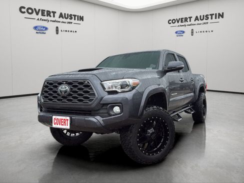 Used 2020 Toyota Tacoma TRD Sport AWD/4WD image 1
