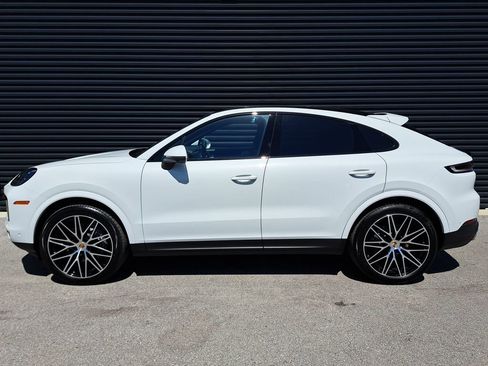 Certified 2025 Porsche Cayenne Coupe AWD/4WD image 2