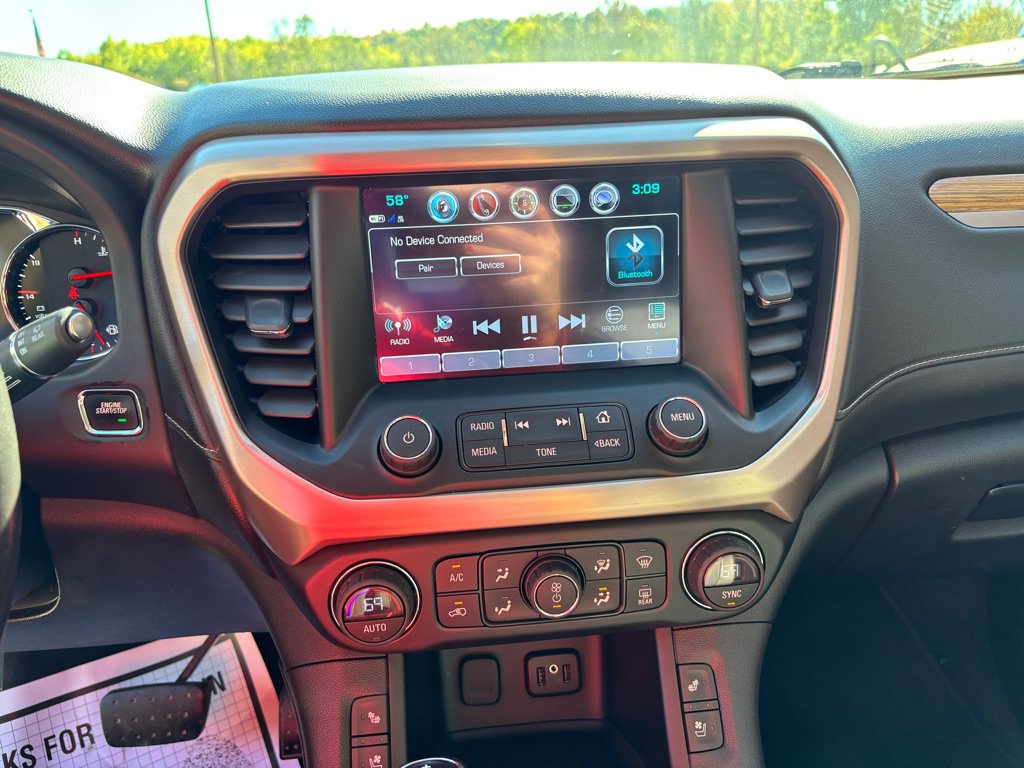 Used 2019 GMC Acadia Denali w/ Technology Package AWD/4WD image 22