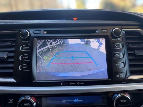 Used 2016 Toyota Highlander XLE AWD/4WD image 20