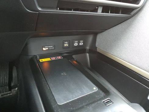 Used 2025 Toyota Camry LE image 17