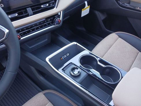 New 2026 Chevrolet Equinox ACTIV w/ Convenience Package III image 11