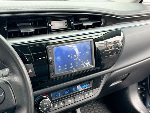 Used 2015 Toyota Corolla L image 9