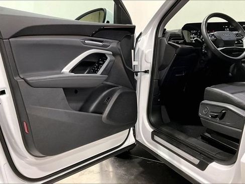 Used 2025 Audi Q5 Premium w/ Convenience Package AWD/4WD image 11