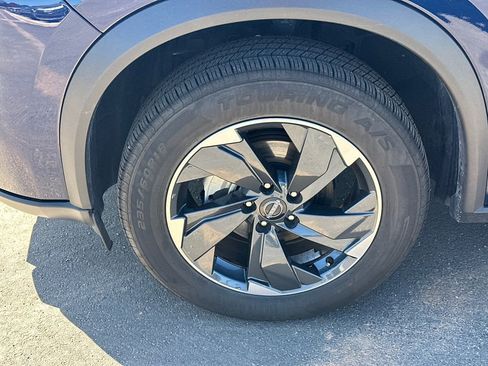 Used 2025 Nissan Rogue SV image 11