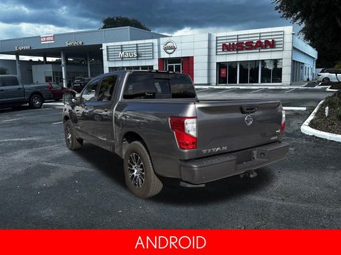 Used 2021 Nissan Titan SV w/ SV Convenience Package image 4