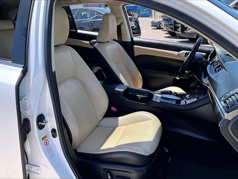 Used 2014 Lexus CT 200h FWD image 9