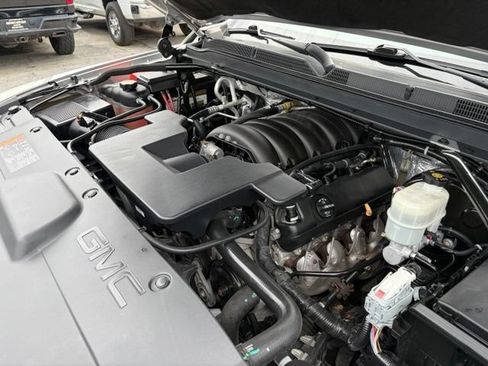 Used 2017 GMC Yukon Denali w/ Open Road Package AWD/4WD image 10