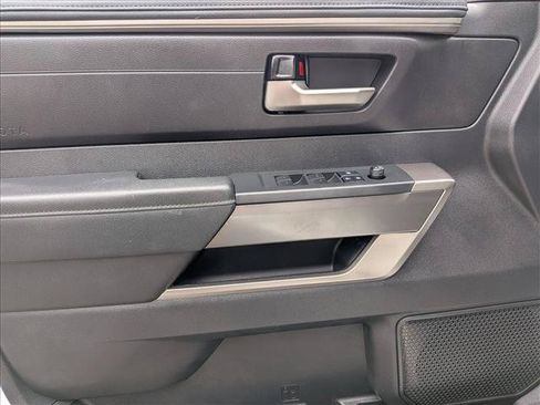 Used 2022 Toyota Tundra SR5 w/ SR5 Premium Package AWD/4WD image 10