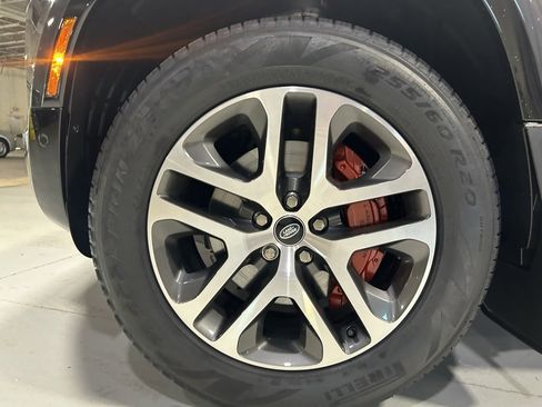 Used 2024 Land Rover Defender 130 X image 28