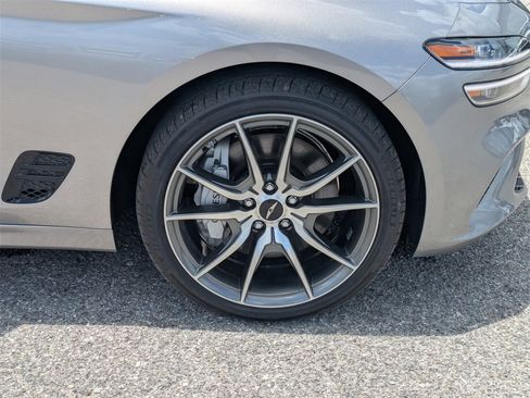 Used 2025 Genesis G70 2.5T image 11