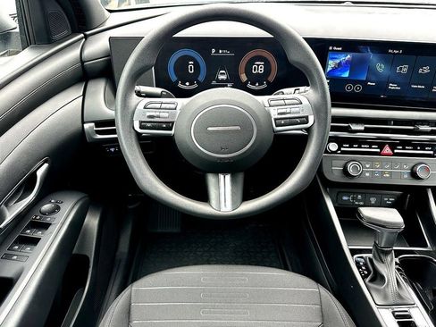 Used 2025 Hyundai Santa Cruz SE FWD image 22
