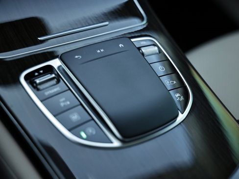 Used 2022 Mercedes-Benz GLC 300 4MATIC image 39