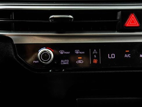 Used 2024 Kia Sorento S w/ Panoramic Sunroof Package FWD image 29