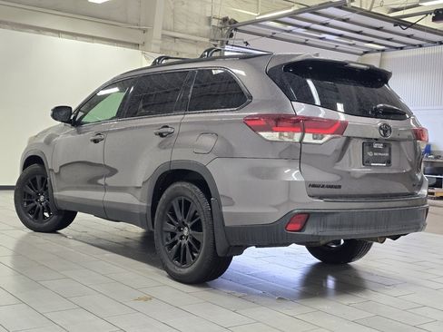 Used 2019 Toyota Highlander SE AWD/4WD image 14