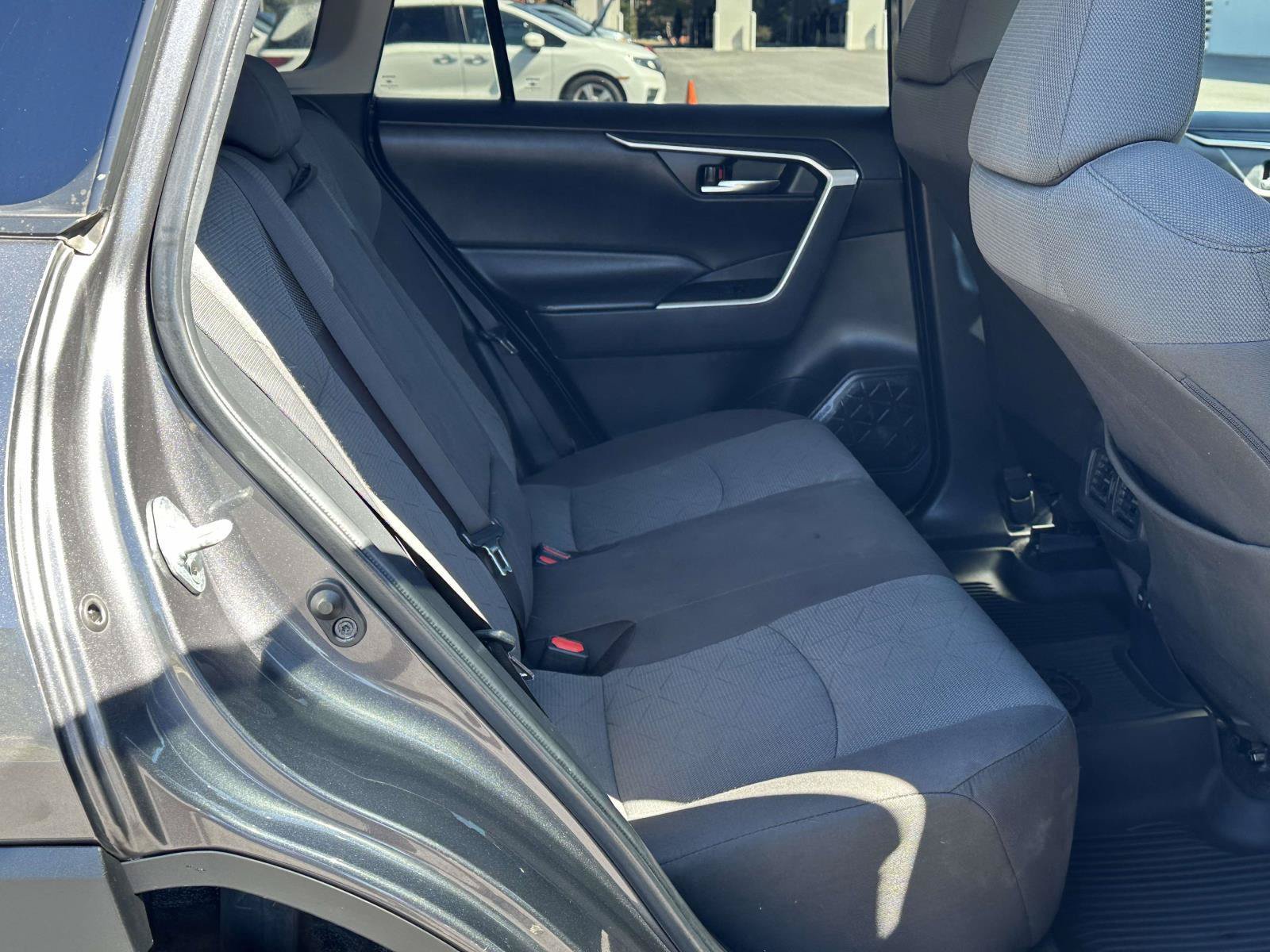 Used 2022 Toyota RAV4 XLE FWD image 7