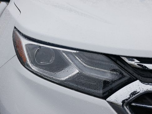 Used 2021 Chevrolet Equinox Premier image 16