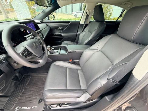 Certified 2023 Lexus ES 350 w/ Premium Package image 5