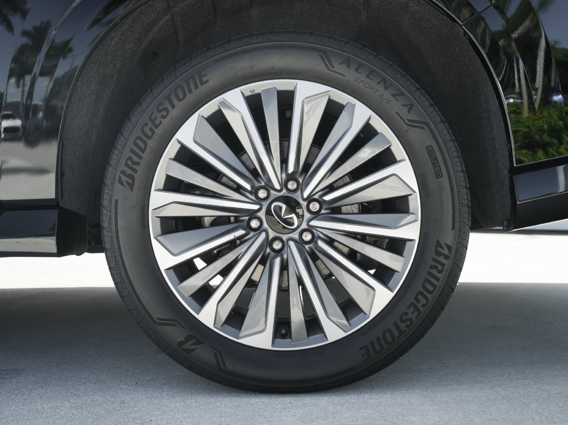 Certified 2025 INFINITI QX80 Luxe RWD image 37