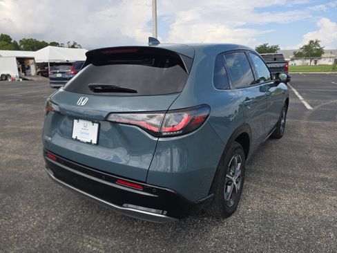 Certified 2025 Honda HR-V EX-L image 4