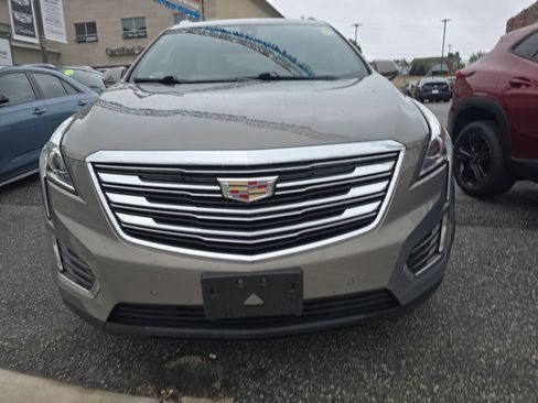 Used 2018 Cadillac XT5 Luxury w/ Driver Awareness Package FWD image 3