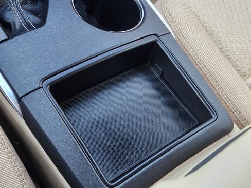 Used 2015 Toyota Camry LE image 26