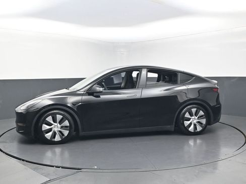 Used 2023 Tesla Model Y Long Range AWD/4WD image 11
